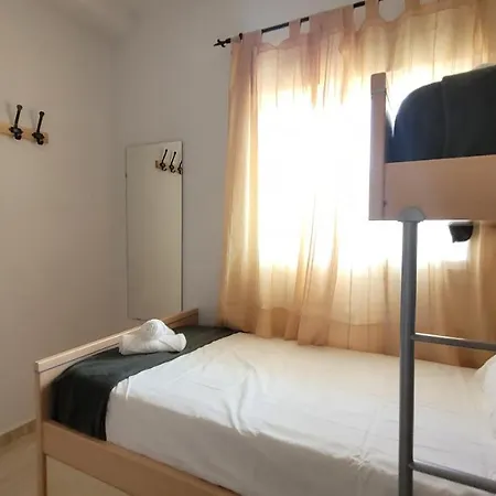 Carihuela Family Apartment 2 Bedrooms & Terrace 托雷莫利诺斯